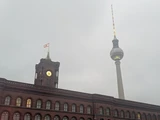 Berliner TV Turm bei Nebel