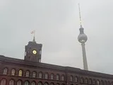 Berliner TV Turm bei Nebel