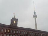 Berliner TV Turm bei Nebel